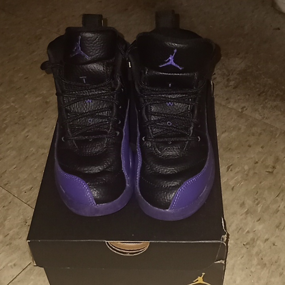 Jordan 12 Retro - Picture 3 of 4